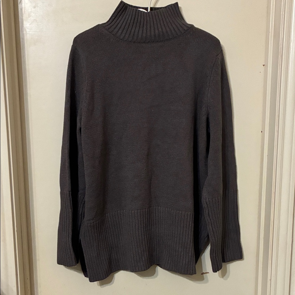 NWT Dark Gray Ribbed Turtleneck Sweater | Classic & Cozy  Medium